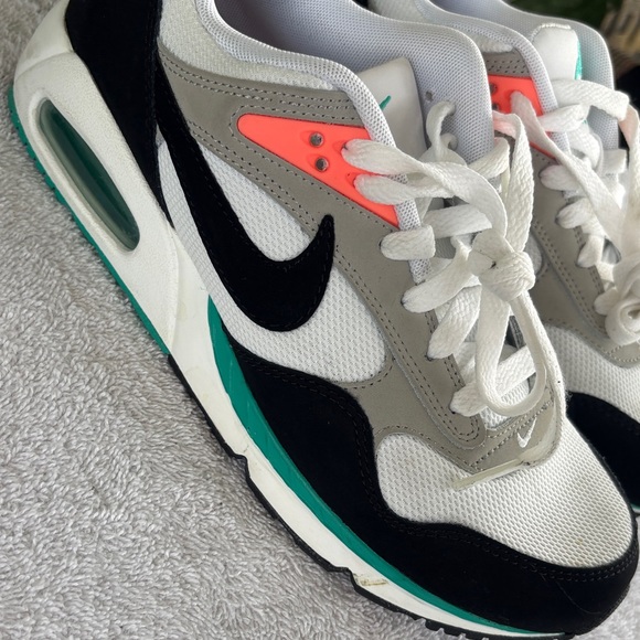 Nike White and Gray Sneakers with Black and Green Highlights - Picture 3 of 8